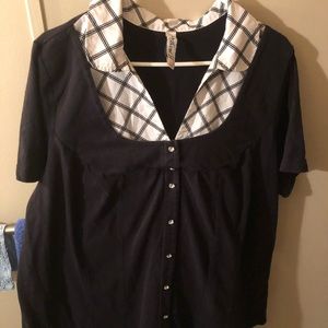 LA Blues woman’s business casual top.